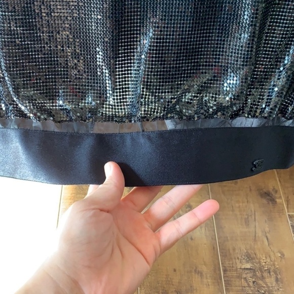 Circa Chanel 2008 Runway Sequin Black Silk top Sz 38 - Picture 10 of 13